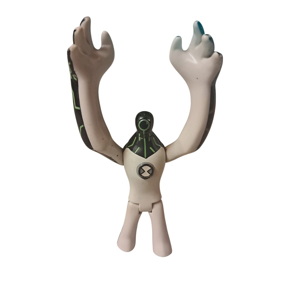 Ben 10 Tennyson is Upgrade Alien Action Figure Bandai